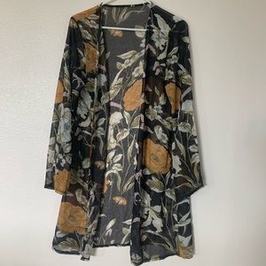 Floral print kimono size  Junior XL or ladies med.
